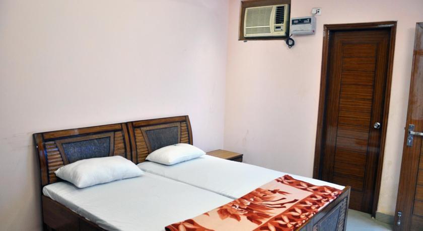Laxmi House Hotel Ню Делхи Стая снимка